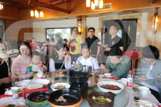 領導晚宴答謝 領導晚宴答謝